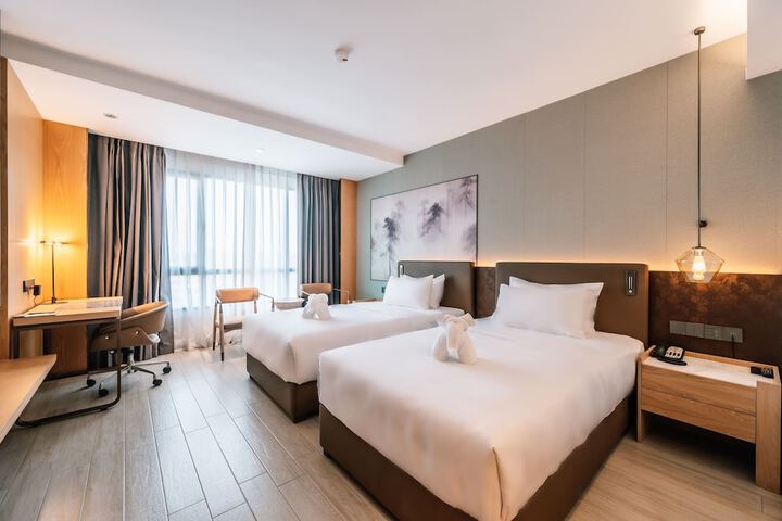 Room 14 of 37