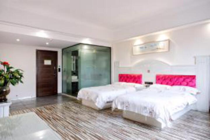 Room 7 of 7