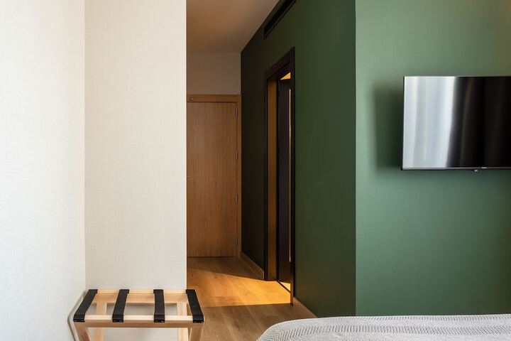 Room 16 of 43