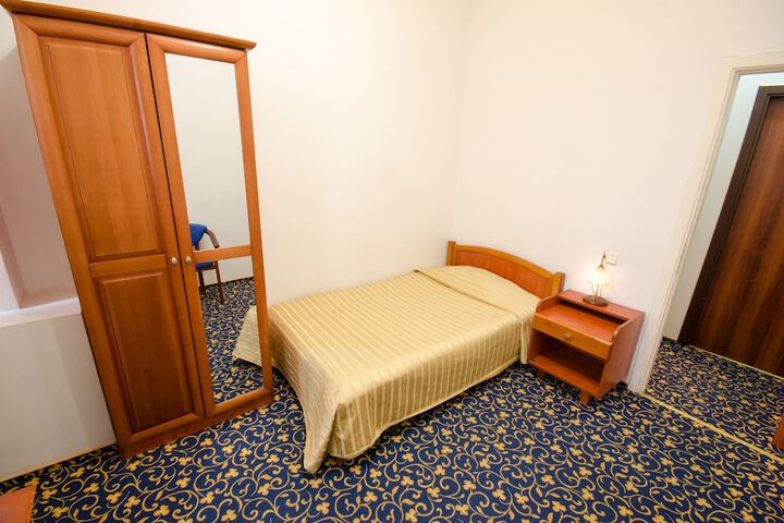 Room 6 of 60