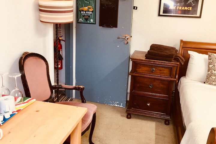 Room 19 of 42