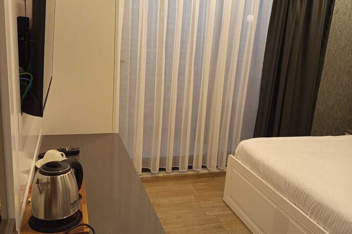 Room 13 of 36