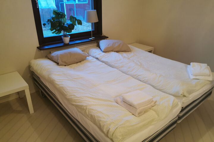 Room 8 of 14