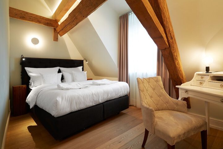 Room 5 of 31