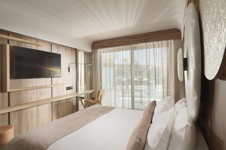 Room 30 of 136