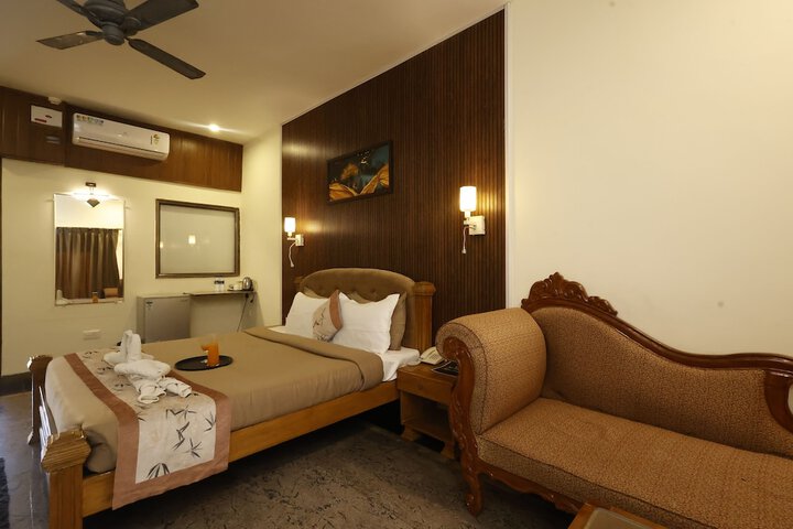 Room 41 of 100