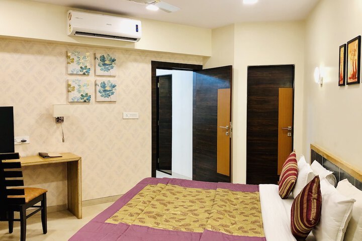 Room 11 of 66