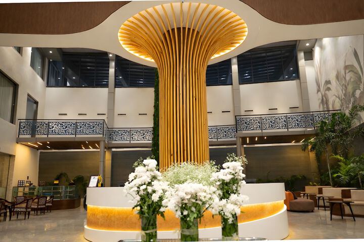 Hotel Interior 4 of 87