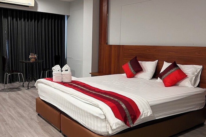 Room 16 of 93