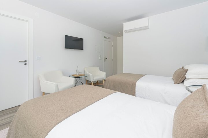 Estoril Village Guesthouse