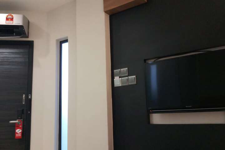 Room 10 of 44