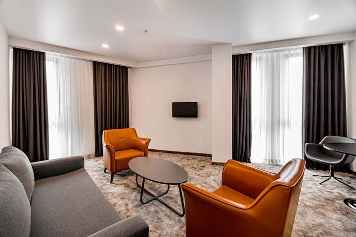 Room 53 of 85