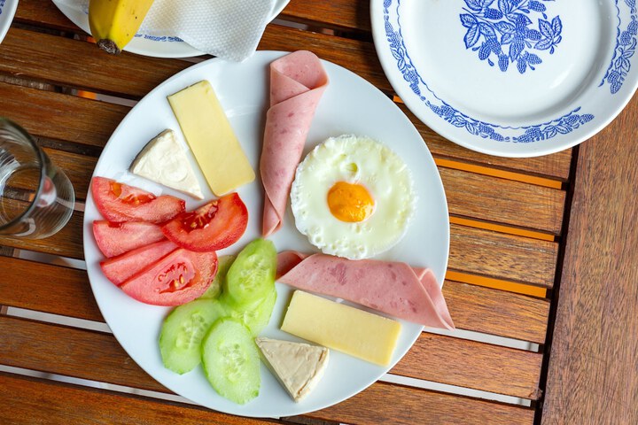Breakfast/Coffee Service 86 of 110