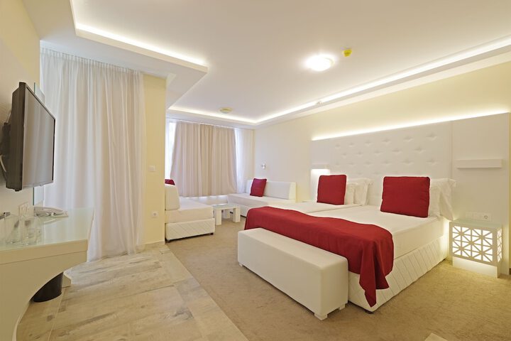 Room 14 of 48