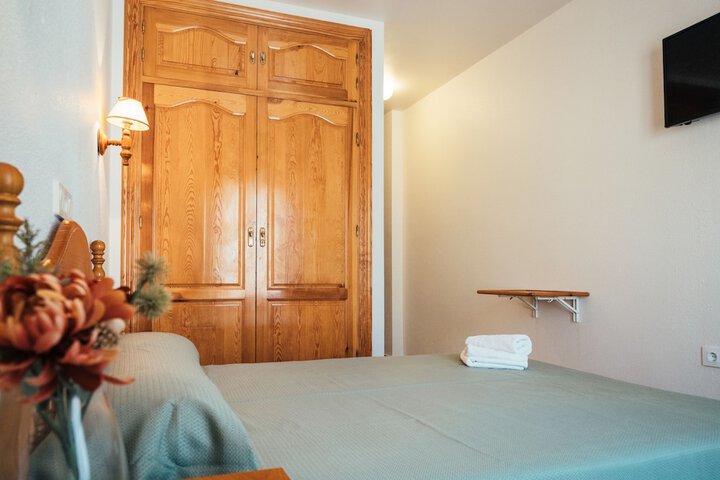 Room 9 of 35