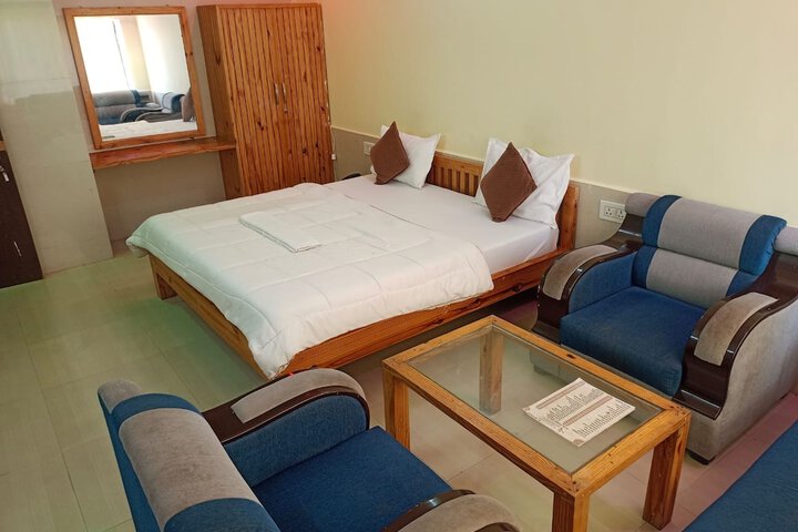 Room 14 of 25