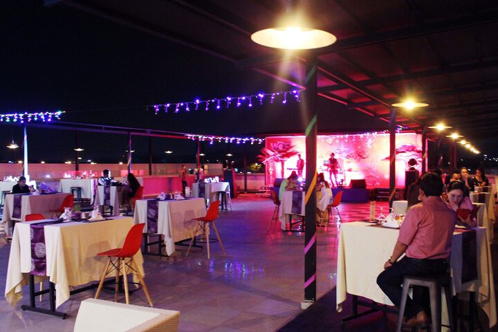 Lounge 55 of 67