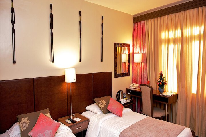Room 16 of 174