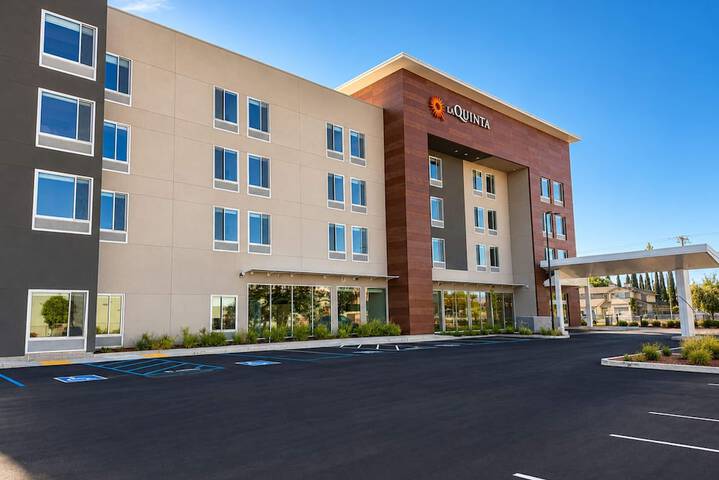 La Quinta Inn & Suites by Wyndham Tracy