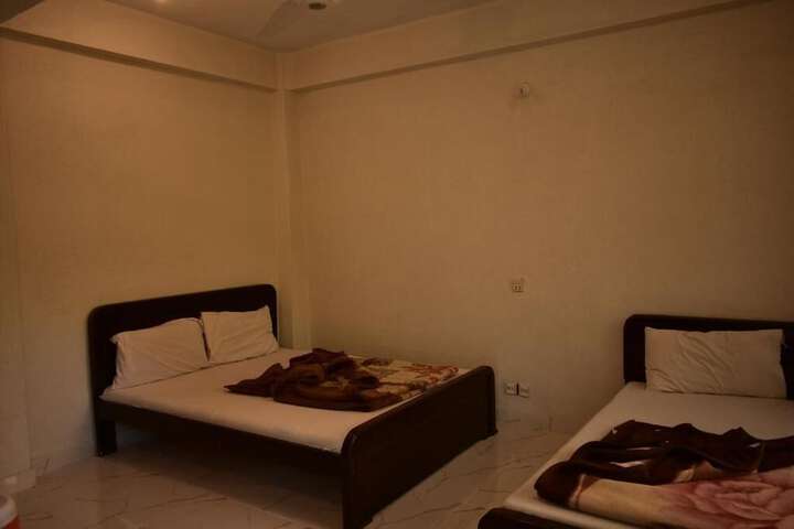 Room 16 of 19