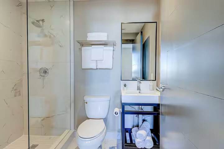 Room 2 of 6