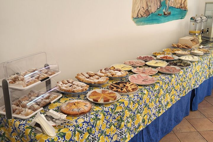 Dining 106 of 147