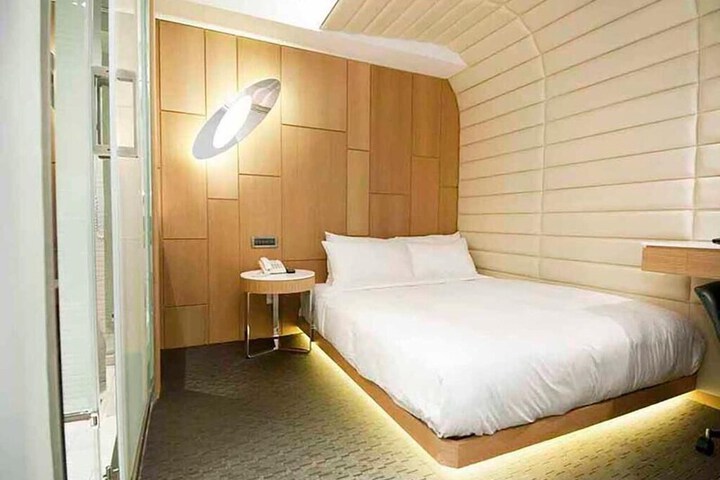 Room 5 of 21