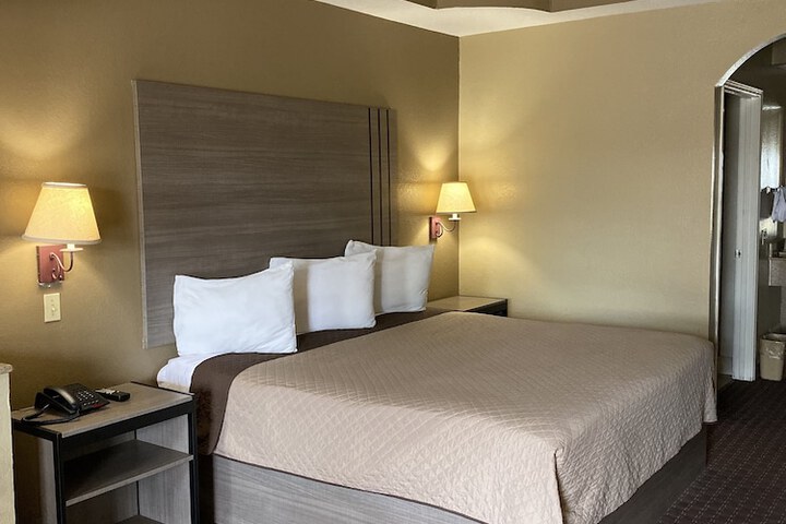 Room 2 of 17