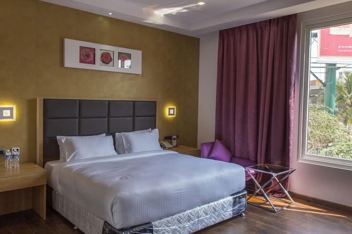 Room 5 of 15