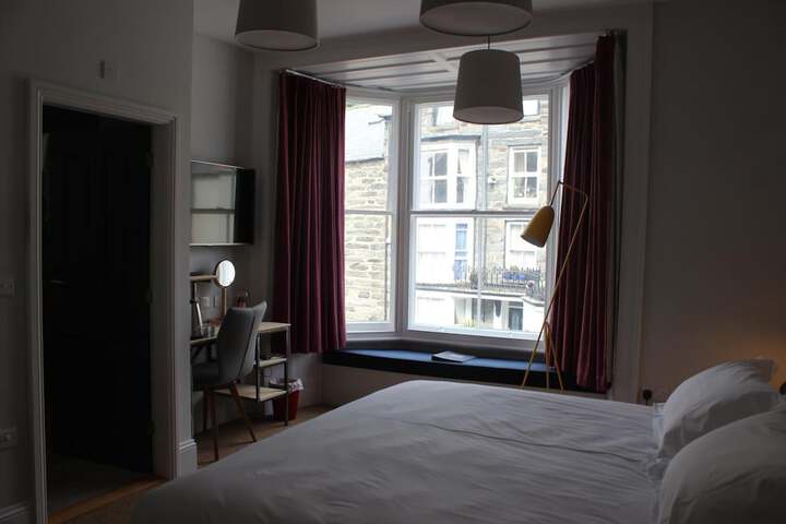 Room 9 of 36