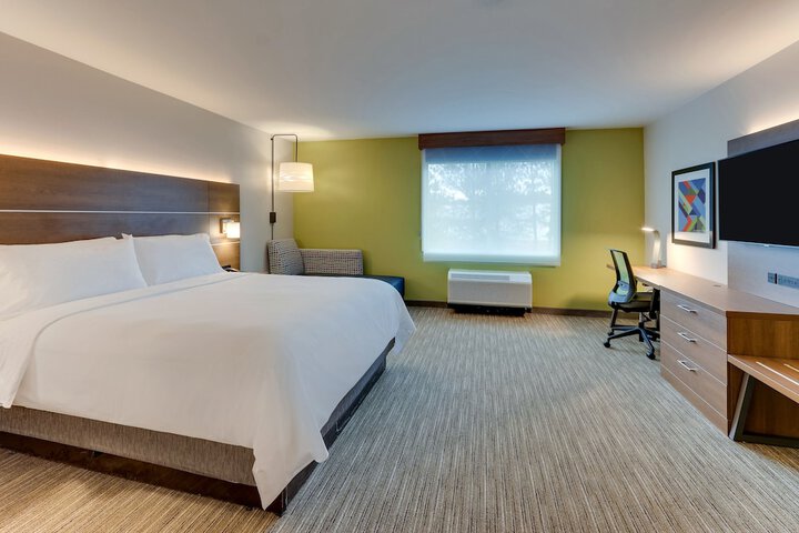 1 King Bed (1 of 26)