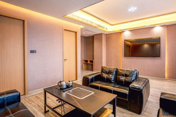 Room 42 of 84