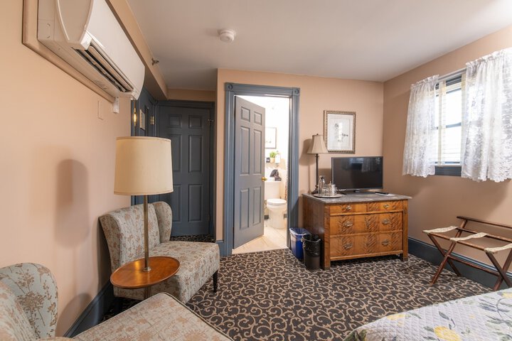 Room 19 of 39