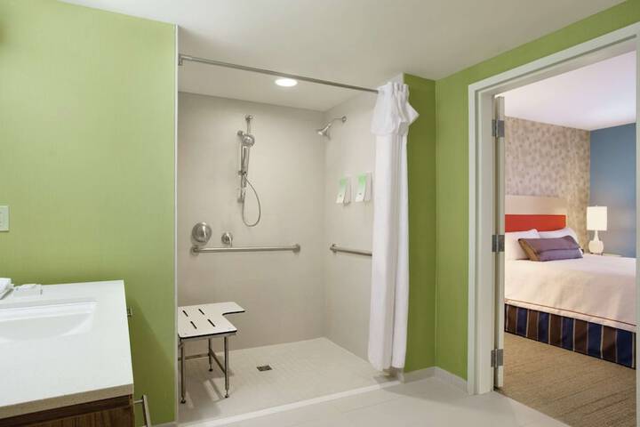 Room 27 of 36