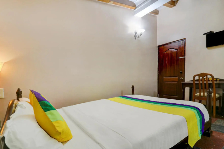 Room 4 of 15