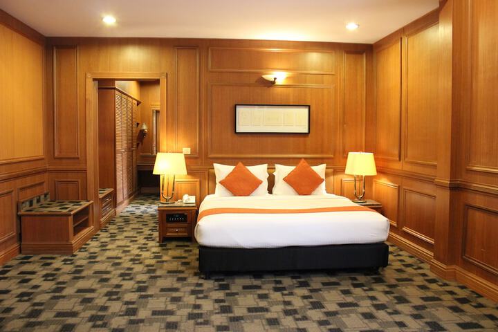 Room 8 of 71