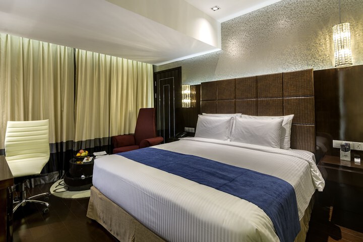 Room 12 of 35