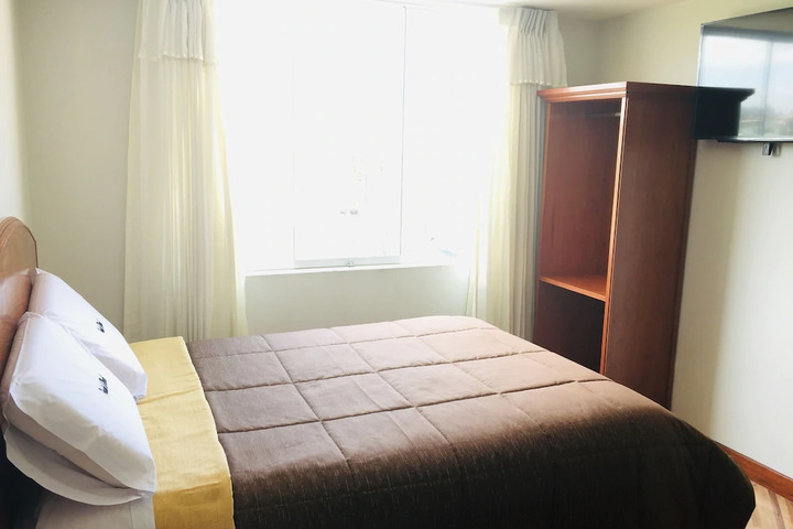 Room 3 of 9