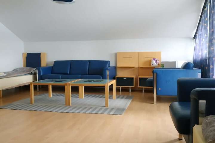 Room 13 of 34