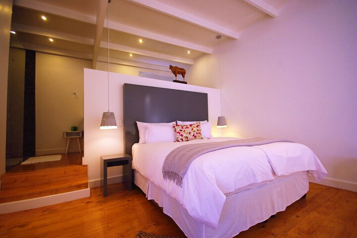 Room 2 of 98