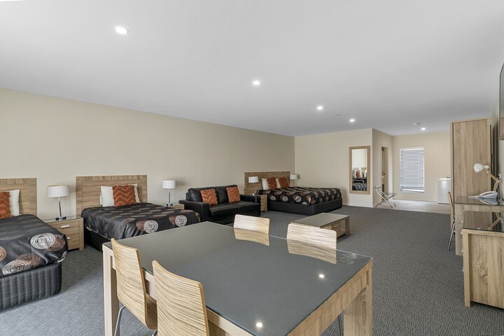 Room 15 of 40