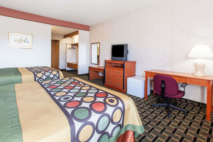 Room 9 of 14