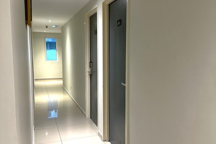 Room 21 of 28