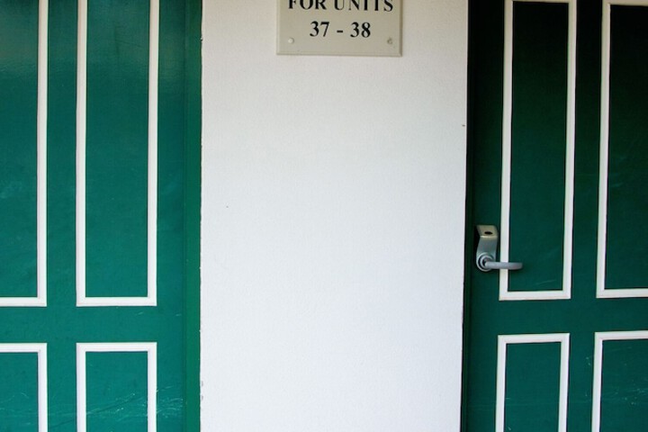 Room 23 of 122