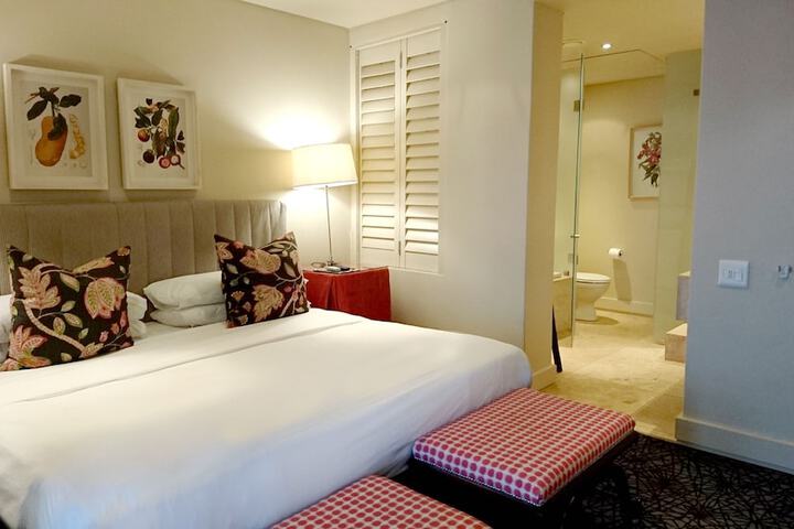 Room 7 of 42