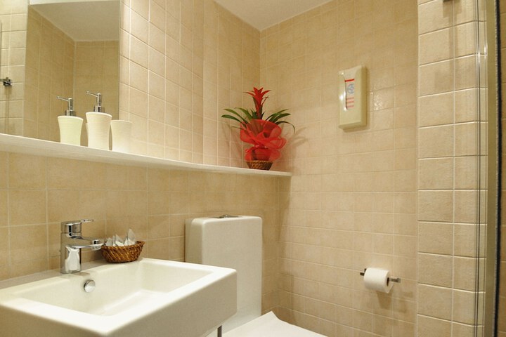 Clean Restrooms