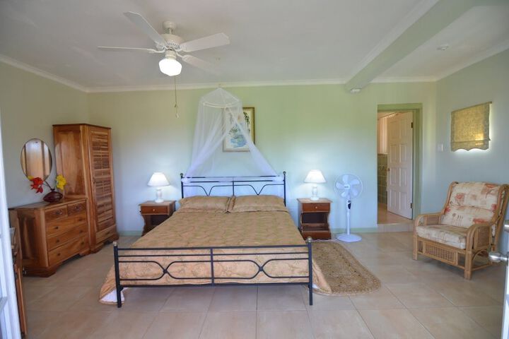 Room 3 of 89