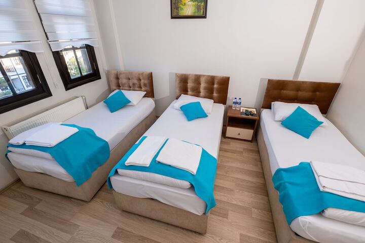 Room 4 of 36