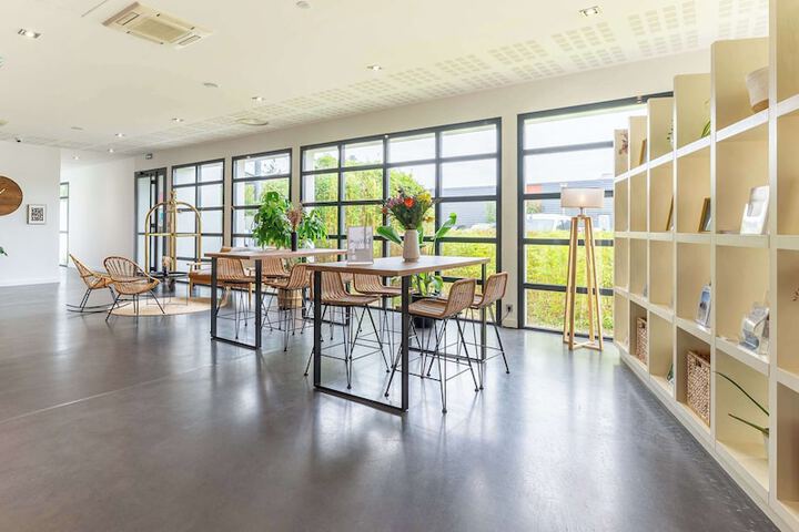 Business center