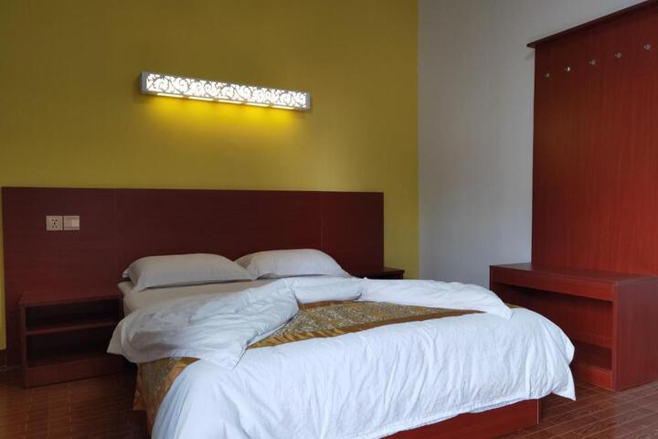 CHONG TI HOTEL